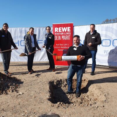 Hainburg: Schoofs setzt Spatenstich für Rewe-Neubau und Arztpraxis